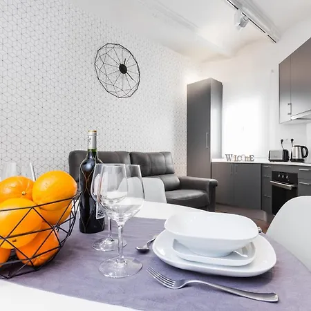 아파트 Canela Homes Marina